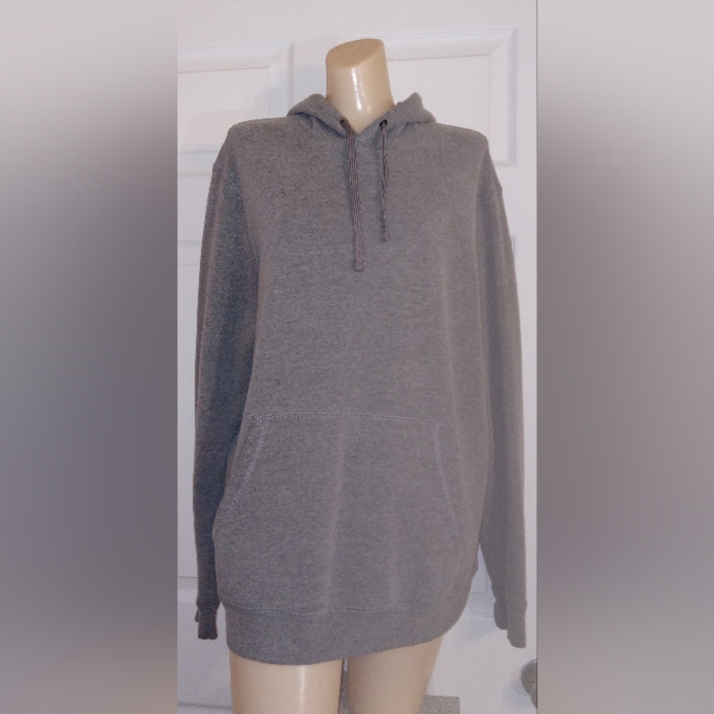 Mens Like New Size Large Long Sleeved Pullover Hoodie From Tek Gear